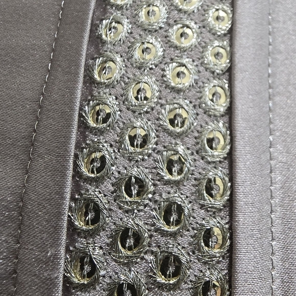 ⭐️40% Off⭐ Calvin Klein Smoke Champagne Mirrored Ribbon Deco 12"x16" Pillow - Picture 9 of 9